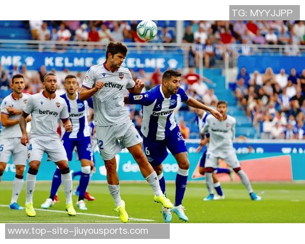 阿拉维与马洛卡激战正酣争夺西甲积分榜关键胜利