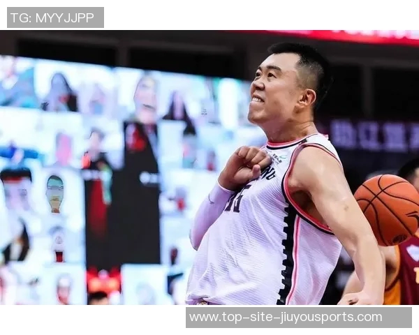 韩德君：从篮球新星到中国男篮的中流砥柱，见证时代的辉煌与挑战